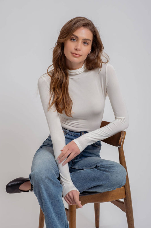 SOLID TURTLENECK LONG SLEEVE KNIT TOP